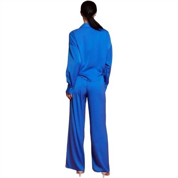 NEW LUCY PARIS rue satin pants in blue - Picture 2 of 4